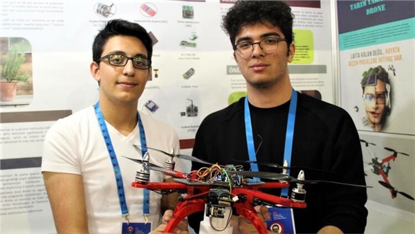 Lise öğrencileri tarım dostu drone geliştirdi Lise öğrencileri tarım dostu drone geliştirdi