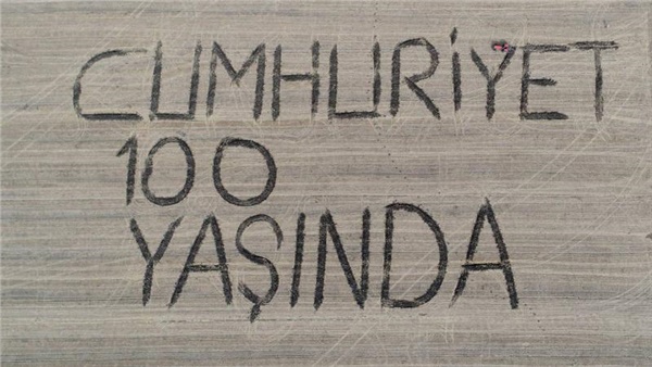 Üreticiler Cumhuriyet’in 100. yılını kutluyor Üreticiler Cumhuriyet’in 100. yılını kutluyor