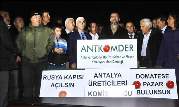 Bir domates eylemi de komisyoncu ve odalardan! Bir domates eylemi de komisyoncu ve odalardan!