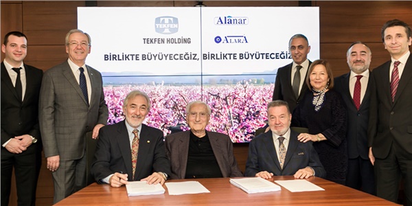 Meyvecilikte büyük anlaşma için imzalar atıldı Meyvecilikte büyük anlaşma için imzalar atıldı