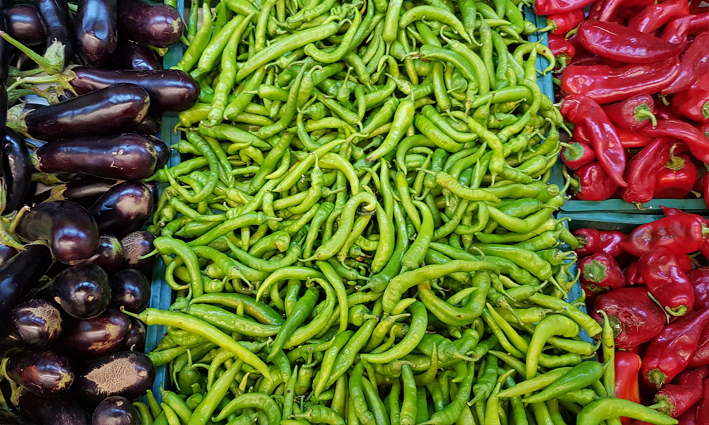 biber-ve-patlican-market-raflarindan-cekiliyor1.jpg